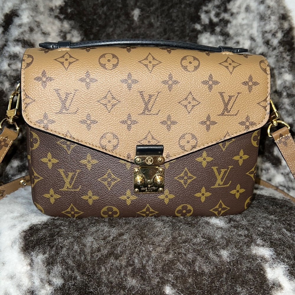 Louis Vuitton Reverse Pochette Métis